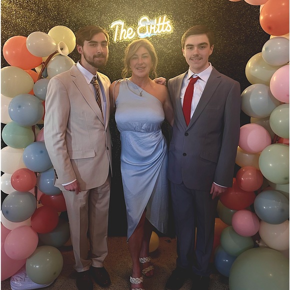 Meet your Posher, Megan - Picture 2 of 2